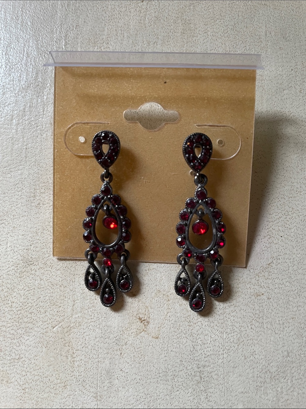 Vintage-Inspired Red Teardrop Dangle Earrings